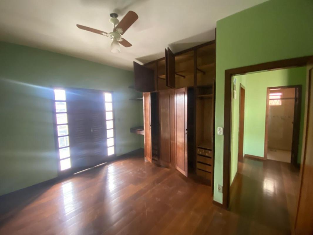 Casa, Centro, 3 Quartos, 6 Vagas, 1 Suíte