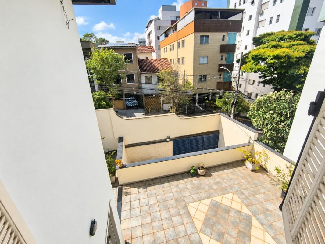 Casa, Fernão Dias, 3 Quartos, 5 Vagas, 1 Suíte
