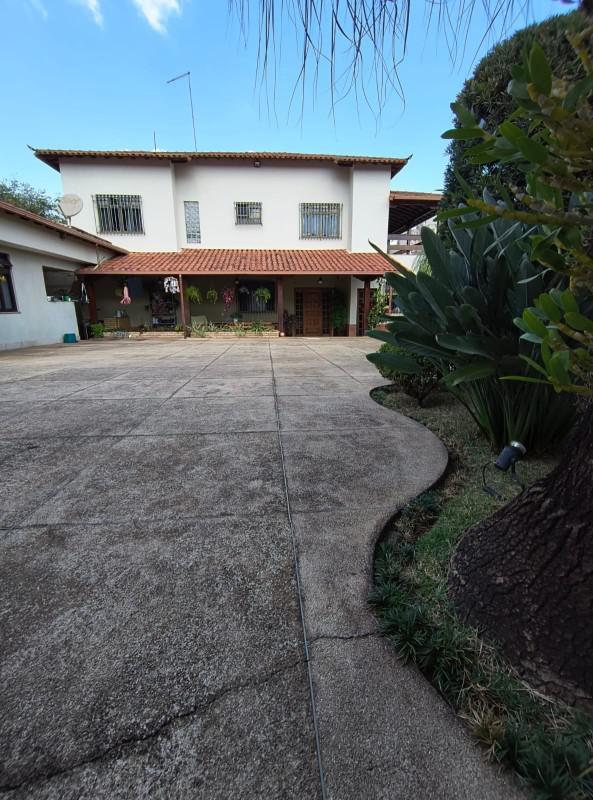 Casa, Tirol, 5 Quartos, 8 Vagas, 1 Suíte