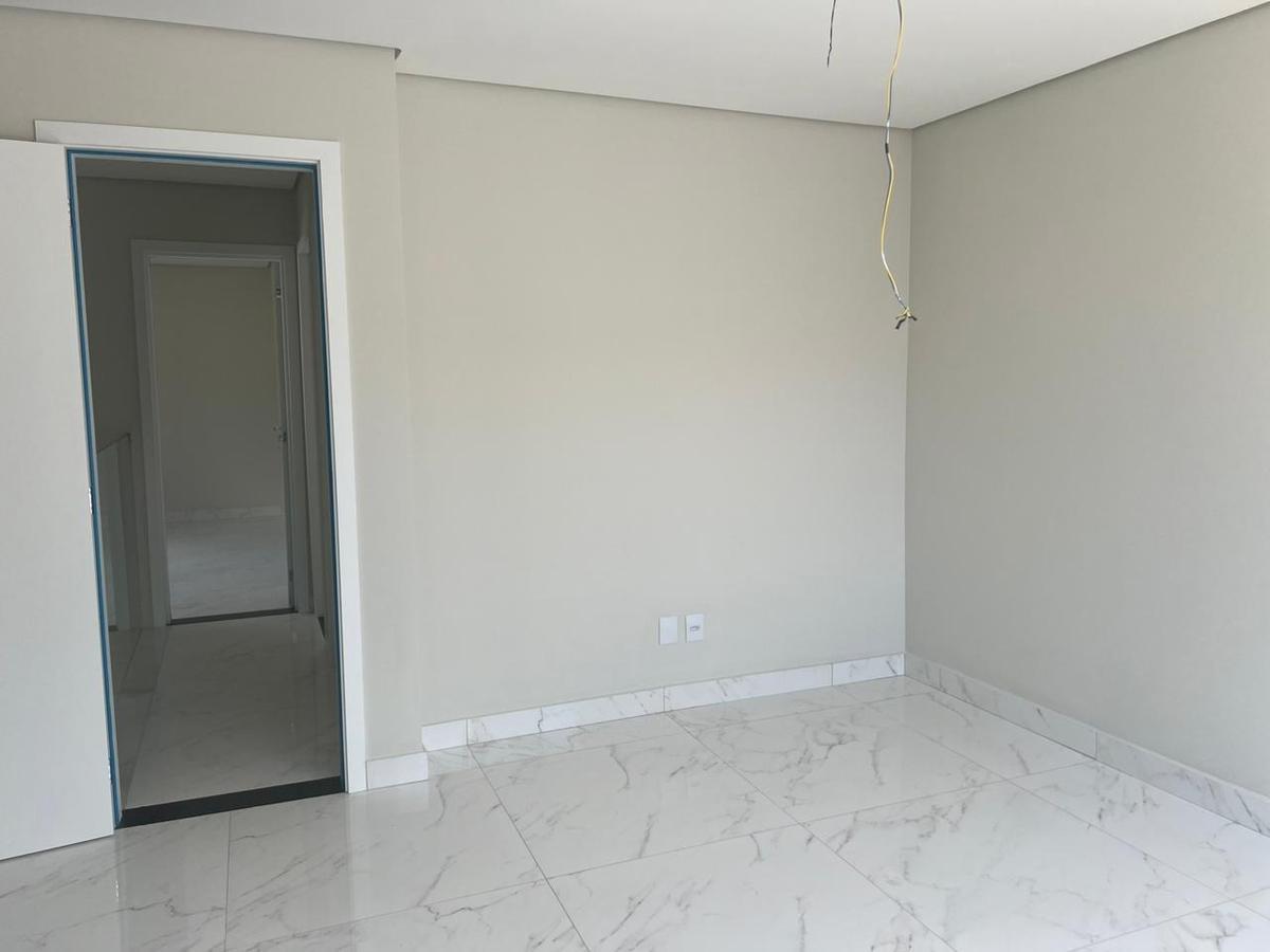 Casa, Santa Cruz, 3 Quartos, 3 Vagas, 3 Suítes