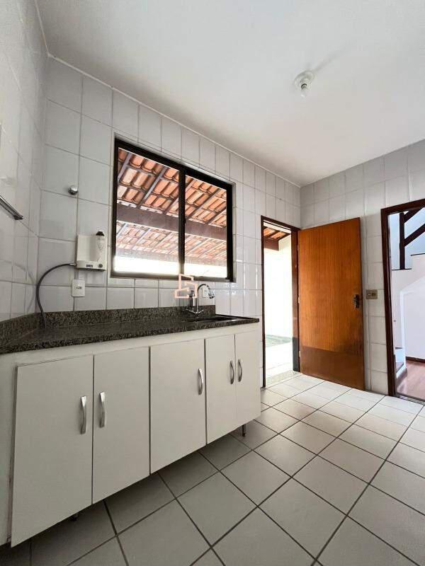 Casa, Castelo, 2 Quartos, 2 Vagas
