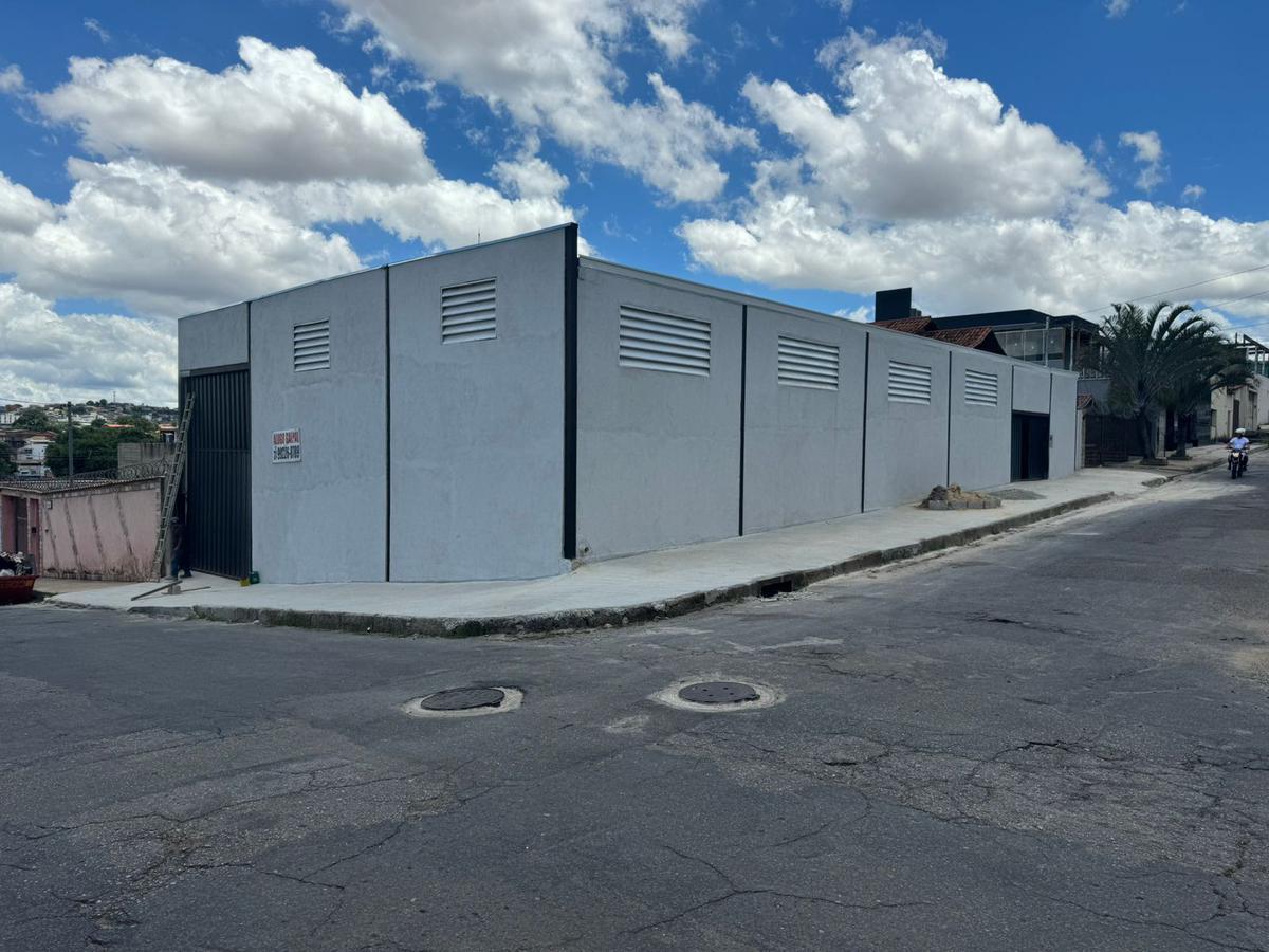 Galpão, Glória, 0 Quarto, 5 Vagas