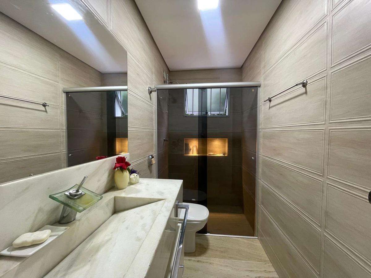Casa, Santa Lúcia, 5 Quartos, 4 Vagas, 1 Suíte