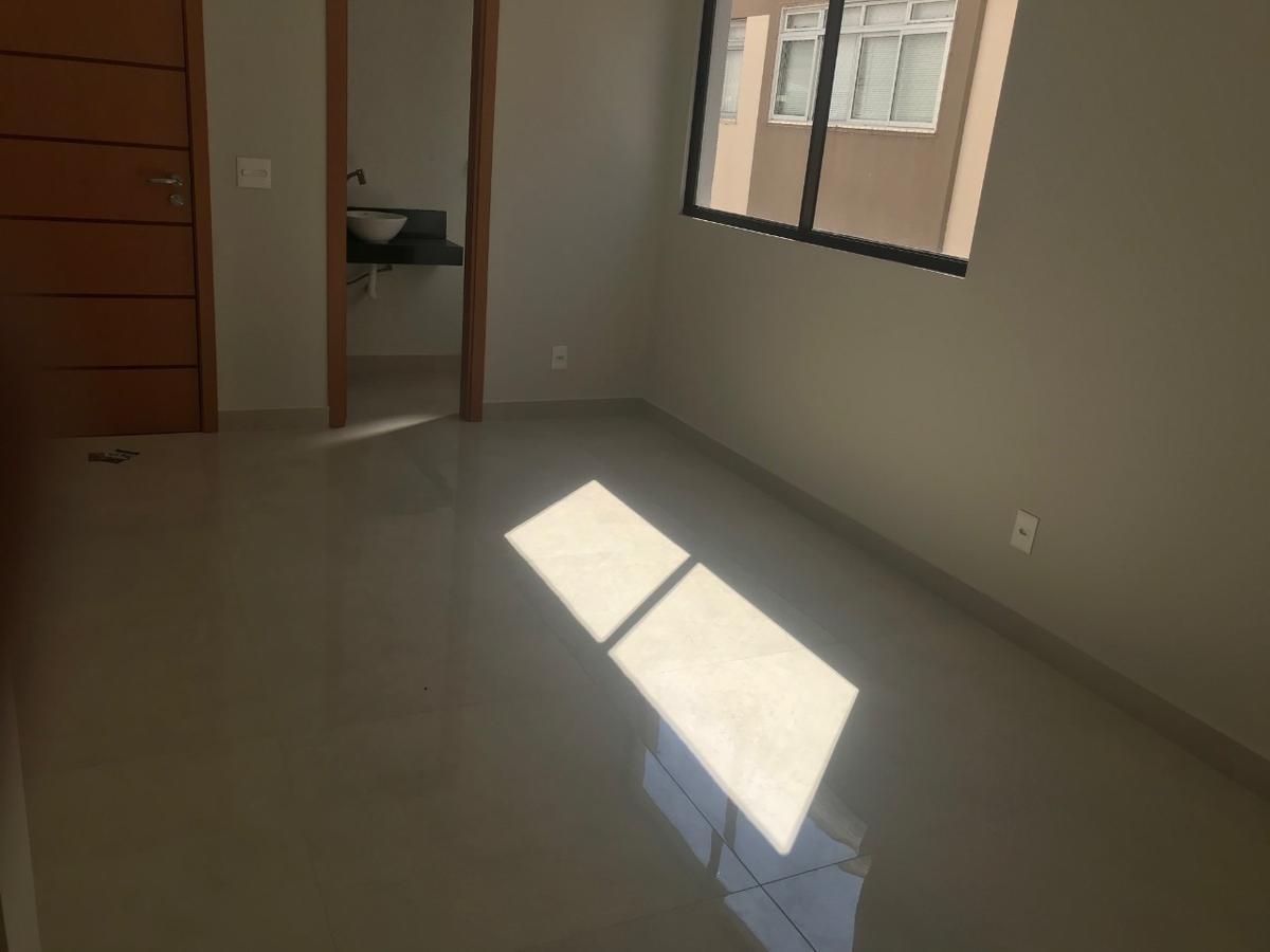 Apartamento, Floresta, 3 Quartos, 2 Vagas, 1 Suíte