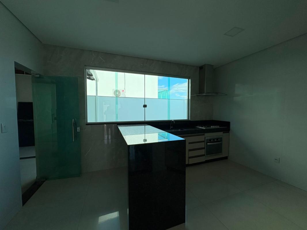 Casa, Masterville, 3 Quartos, 4 Vagas, 1 Suíte