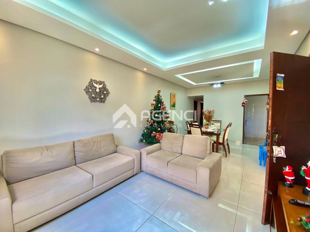 Casa, Santa Maria, 3 Quartos, 0 Vaga, 1 Suíte