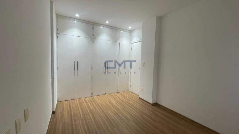 Cobertura, Funcionários, 3 Quartos, 2 Vagas, 1 Suíte