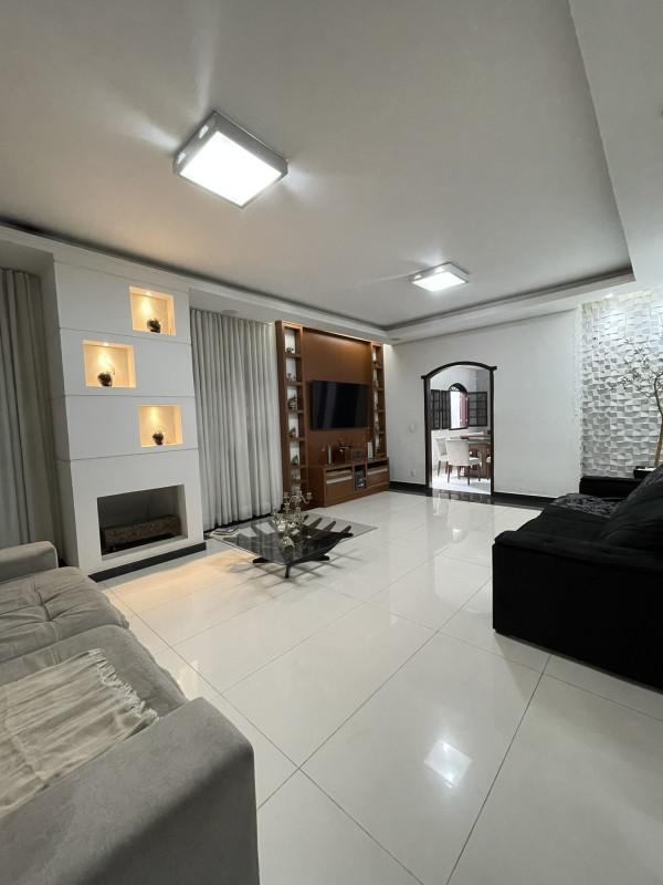 Casa, Jardim Casa Branca, 4 Quartos, 3 Vagas, 1 Suíte