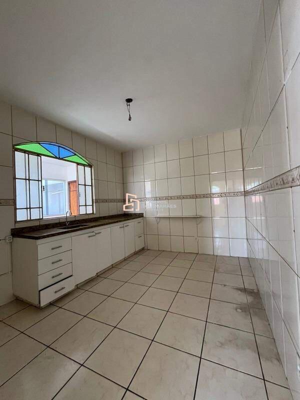 Casa, Milanez, 4 Quartos, 2 Vagas