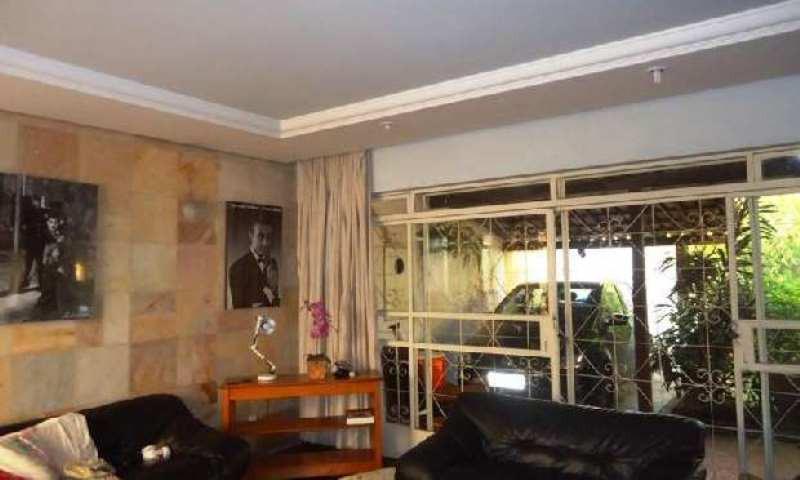 Casa, Sagrada Família, 3 Quartos, 2 Vagas, 1 Suíte