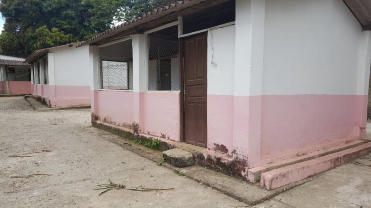 Fazenda, Califórnia, 5 Quartos, 3 Vagas, 1 Suíte