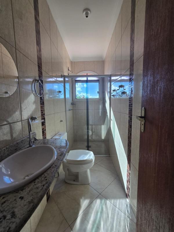 Casa, Trevo, 4 Quartos, 3 Vagas, 1 Suíte