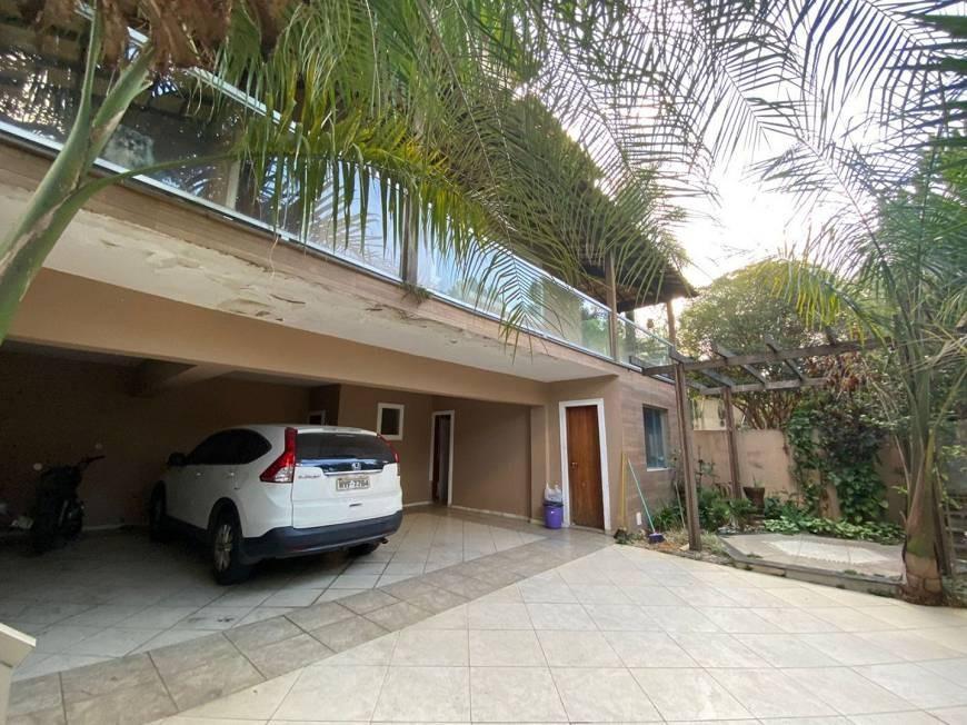 Casa, Trevo, 4 Quartos, 5 Vagas, 2 Suítes