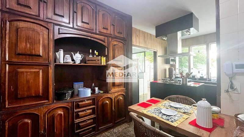 Casa, Comiteco, 5 Quartos, 6 Vagas, 2 Suítes