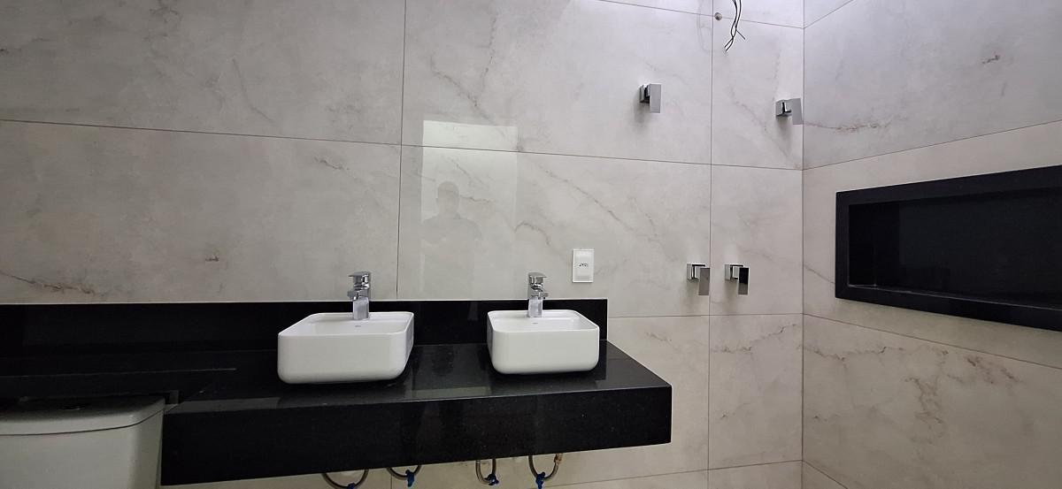 Casa, Nova Floresta, 4 Quartos, 2 Vagas, 2 Suítes