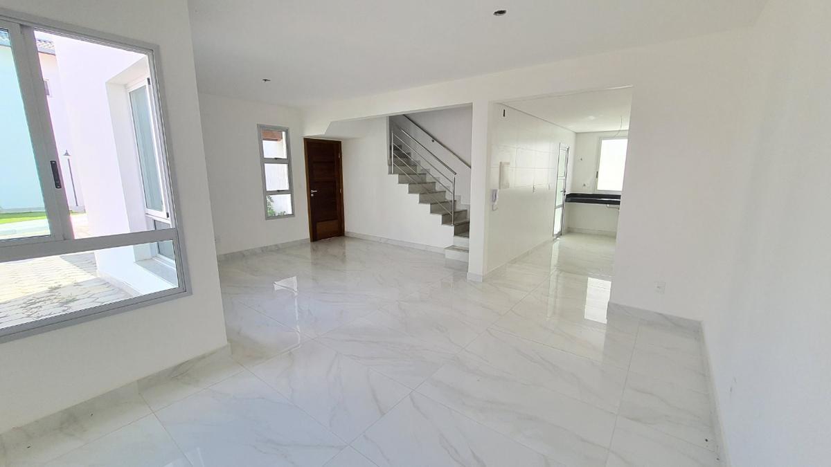 Casa, Centro, 3 Quartos, 2 Vagas, 1 Suíte