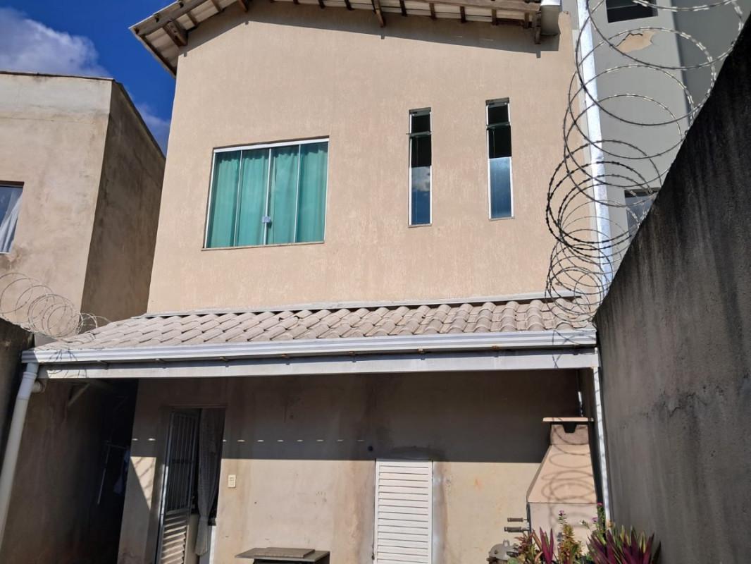 Casa, Colonial, 3 Quartos, 2 Vagas, 2 Suítes