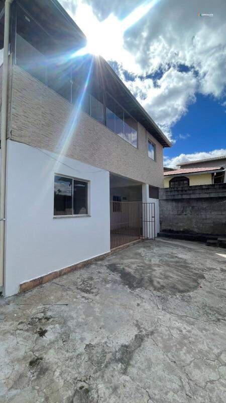 Casa, Adeodato, 2 Quartos, 3 Vagas