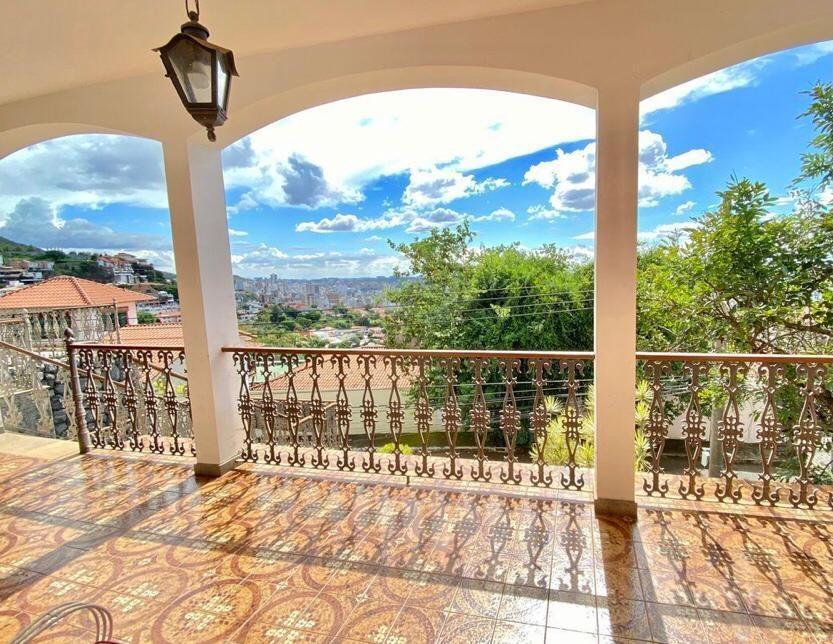 Casa, Mangabeiras, 5 Quartos, 4 Vagas, 2 Suítes