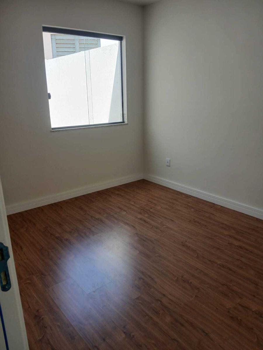 Casa, Floramar, 3 Quartos, 2 Vagas, 1 Suíte