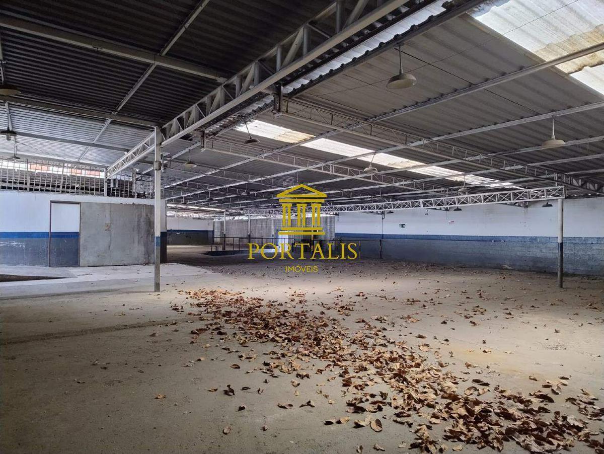 Galpão, Prado, 0 Quarto, 20 Vagas