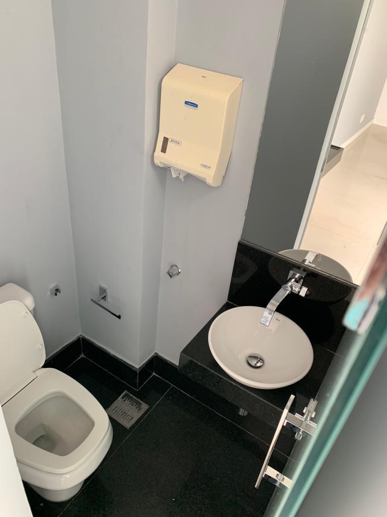 Sala, Centro, 0 Quarto, 4 Vagas