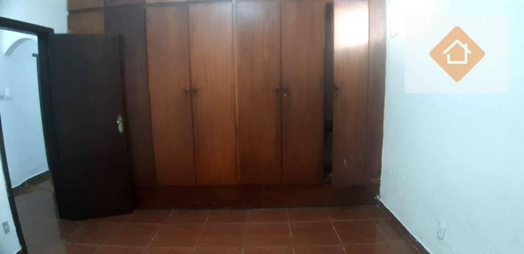 Casa, Sagrada Família, 2 Quartos, 0 Vaga