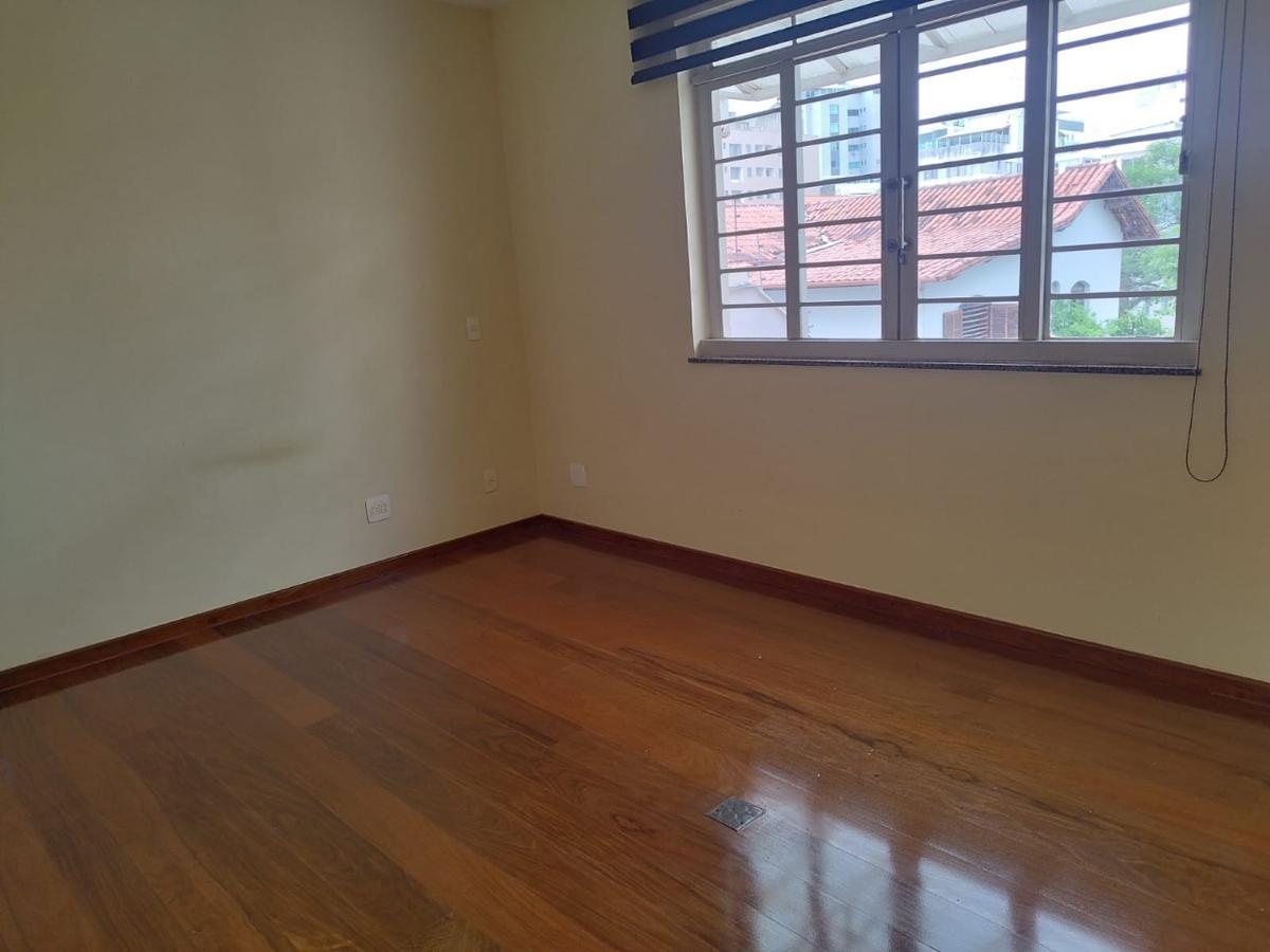 Casa, Fernão Dias, 4 Quartos, 5 Vagas, 2 Suítes