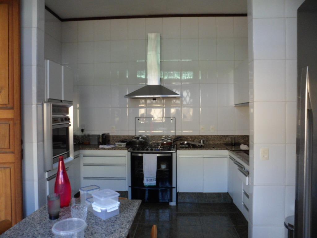 Casa, Cachoeirinha, 4 Quartos, 3 Vagas, 1 Suíte