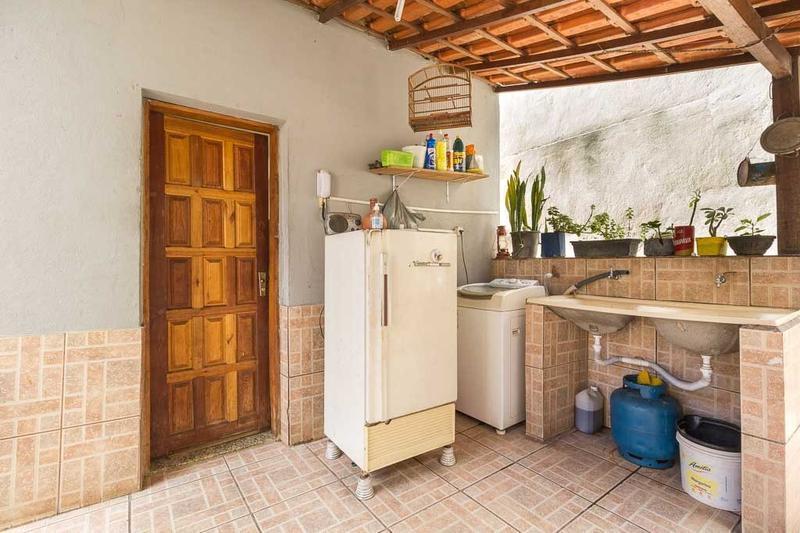Casa, Califórnia, 4 Quartos, 2 Vagas, 1 Suíte
