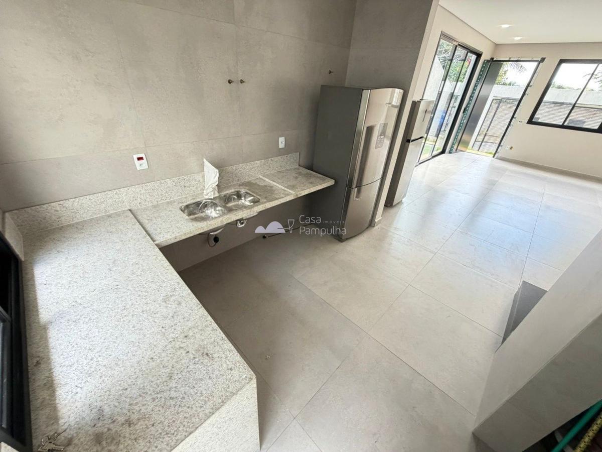 Casa, Trevo, 3 Quartos, 2 Vagas, 2 Suítes