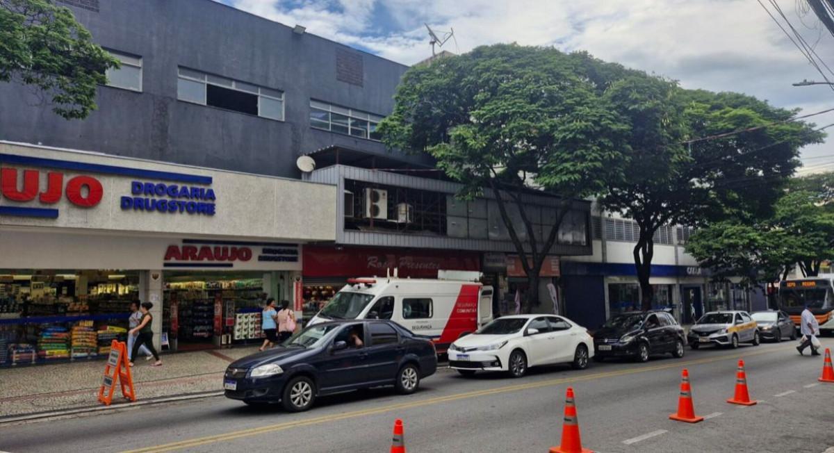 Sala, Industrial, 0 Quarto, 0 Vaga