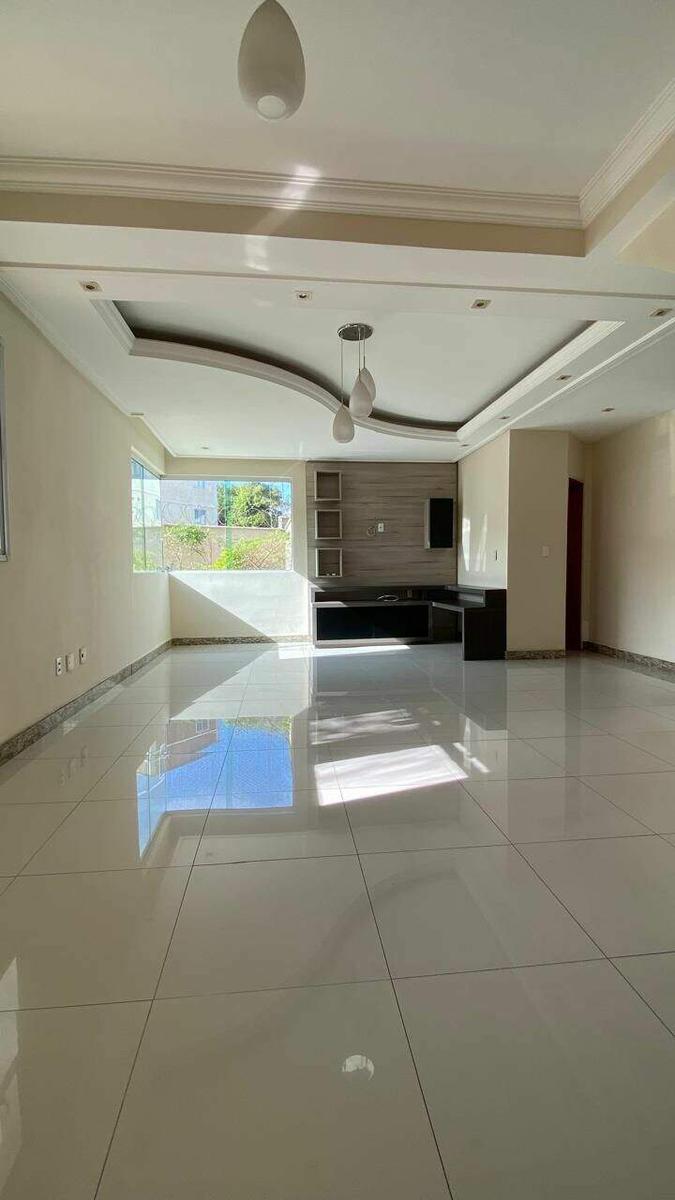 Casa, Centro, 3 Quartos, 2 Vagas, 1 Suíte