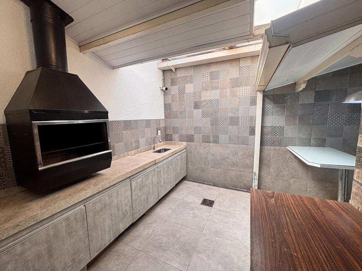 Casa, Castelo, 3 Quartos, 2 Vagas, 1 Suíte