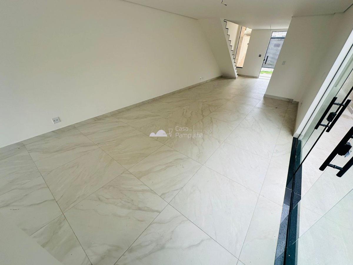 Casa, Santa Branca, 3 Quartos, 2 Vagas, 1 Suíte