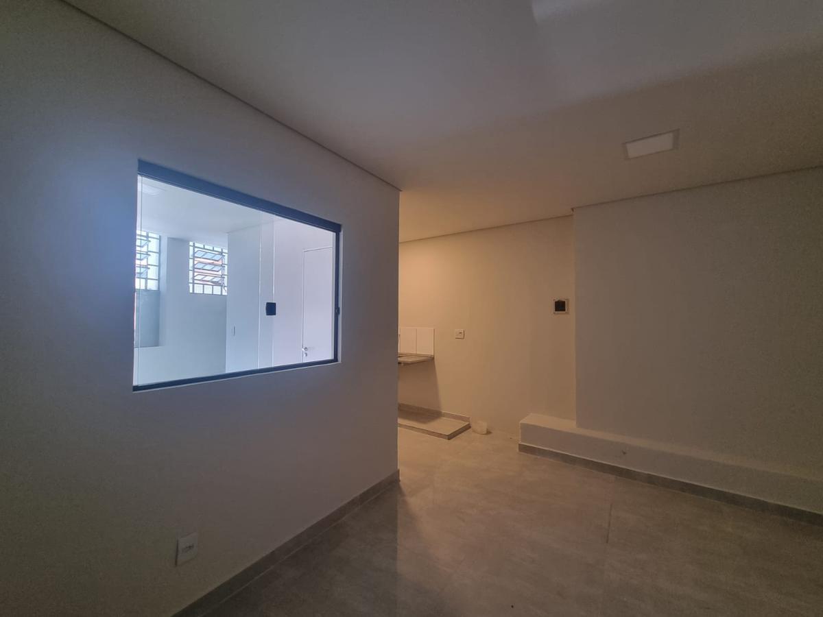 Andar, Centro, 1 Quarto, 0 Vaga