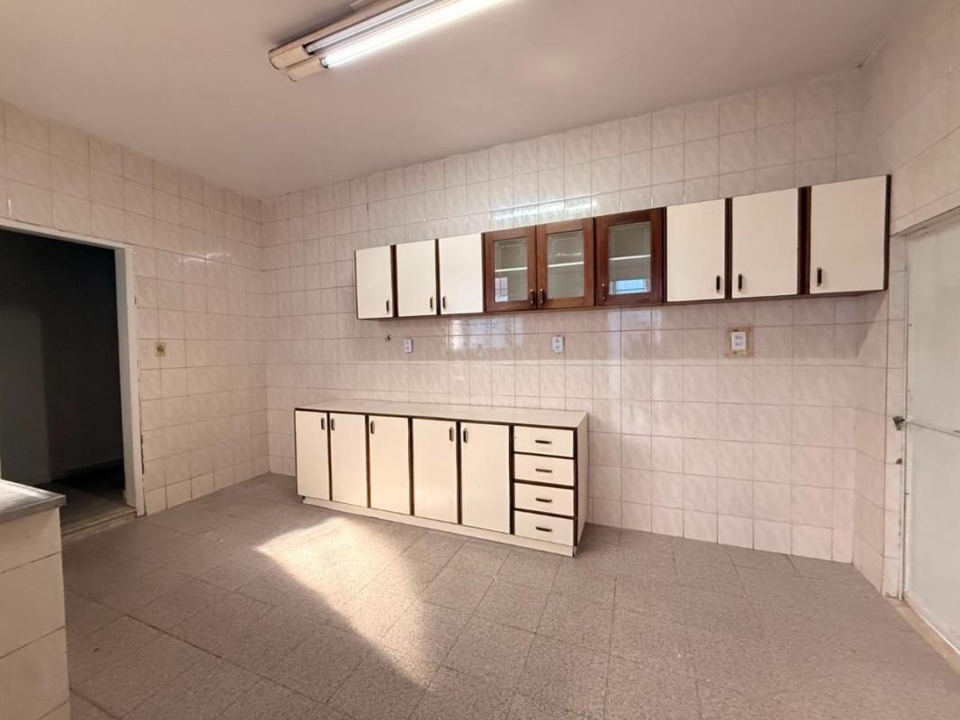 Casa, Sagrada Família, 2 Quartos, 3 Vagas, 1 Suíte