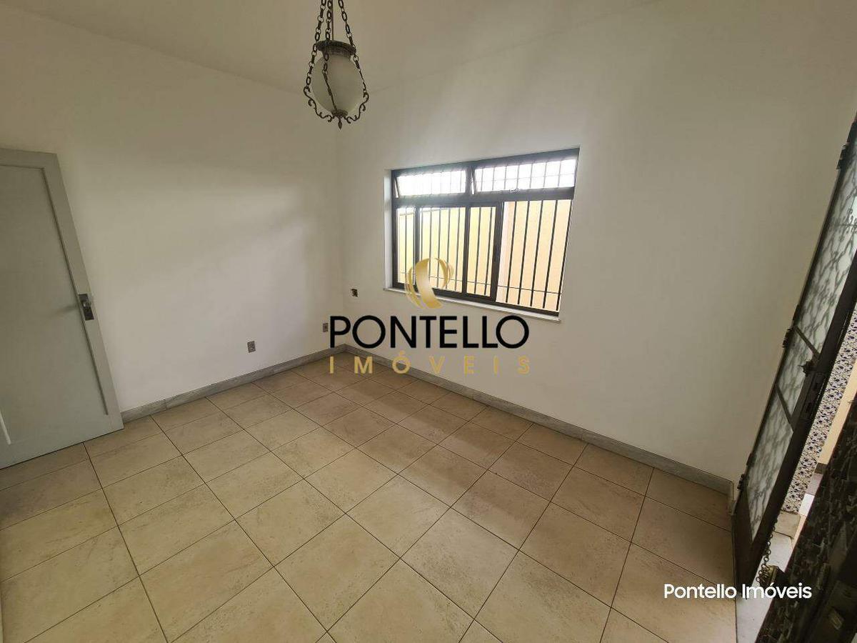 Casa, Santa Efigênia, 3 Quartos, 4 Vagas, 1 Suíte