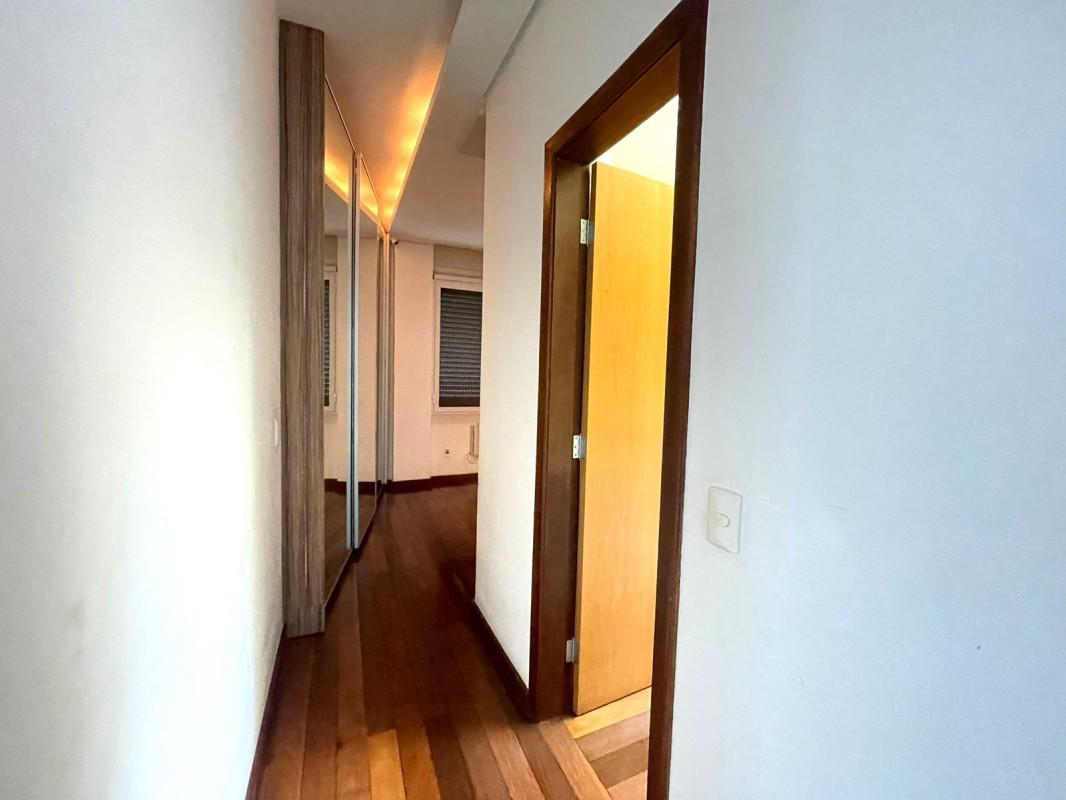 Apartamento, Funcionários, 4 Quartos, 3 Vagas, 2 Suítes