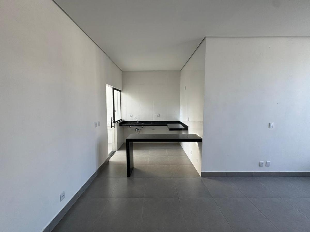 Casa, Serra Dourada, 3 Quartos, 2 Vagas, 1 Suíte