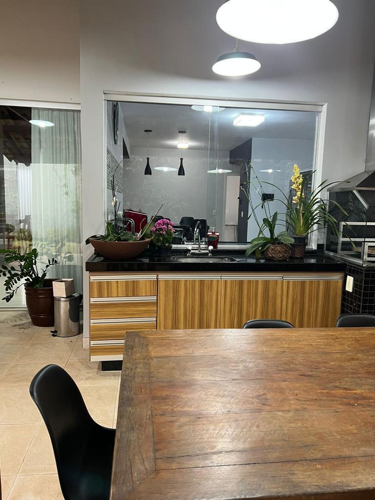 Casa, Trevo, 3 Quartos, 2 Vagas, 1 Suíte