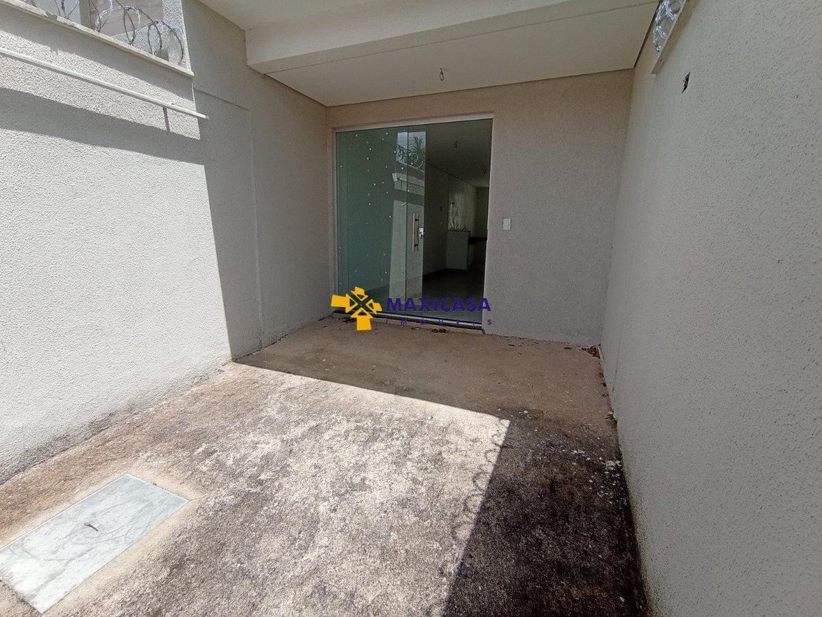 Casa, Planalto, 2 Quartos, 1 Vaga, 2 Suítes