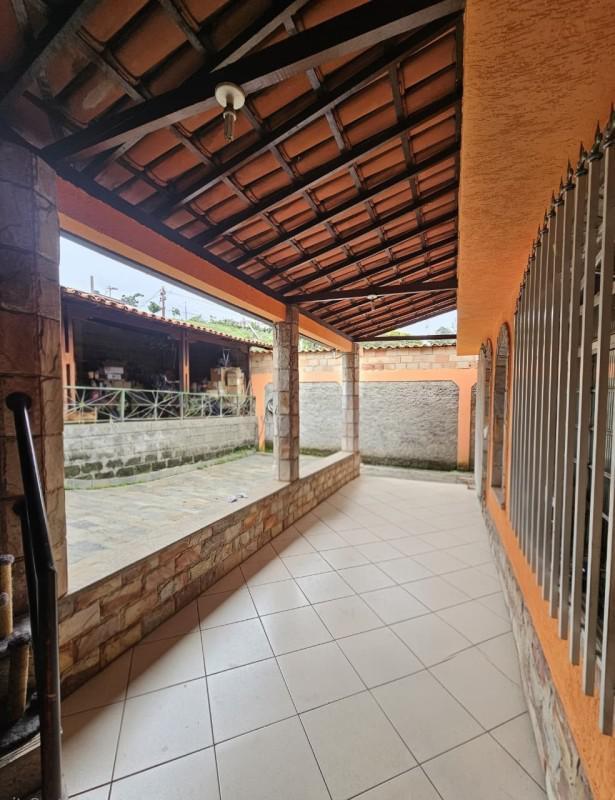 Casa, Novo das Indústrias (barreiro), 3 Quartos, 6 Vagas, 1 Suíte