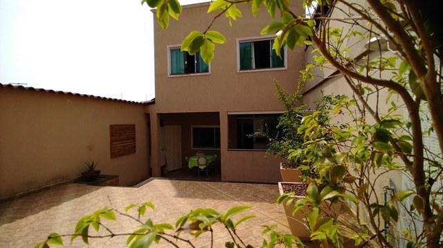 Casa, Arvoredo, 4 Quartos, 3 Vagas, 1 Suíte