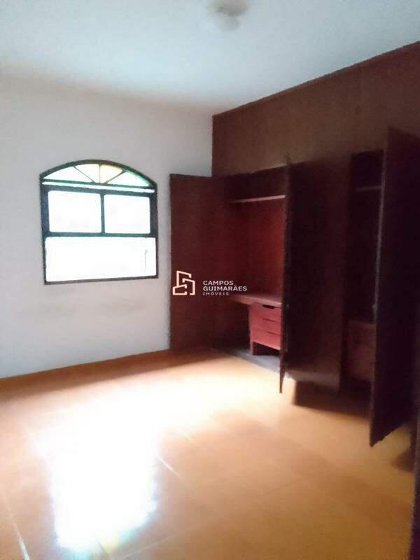 Casa, Industrial, 4 Quartos, 2 Vagas, 1 Suíte