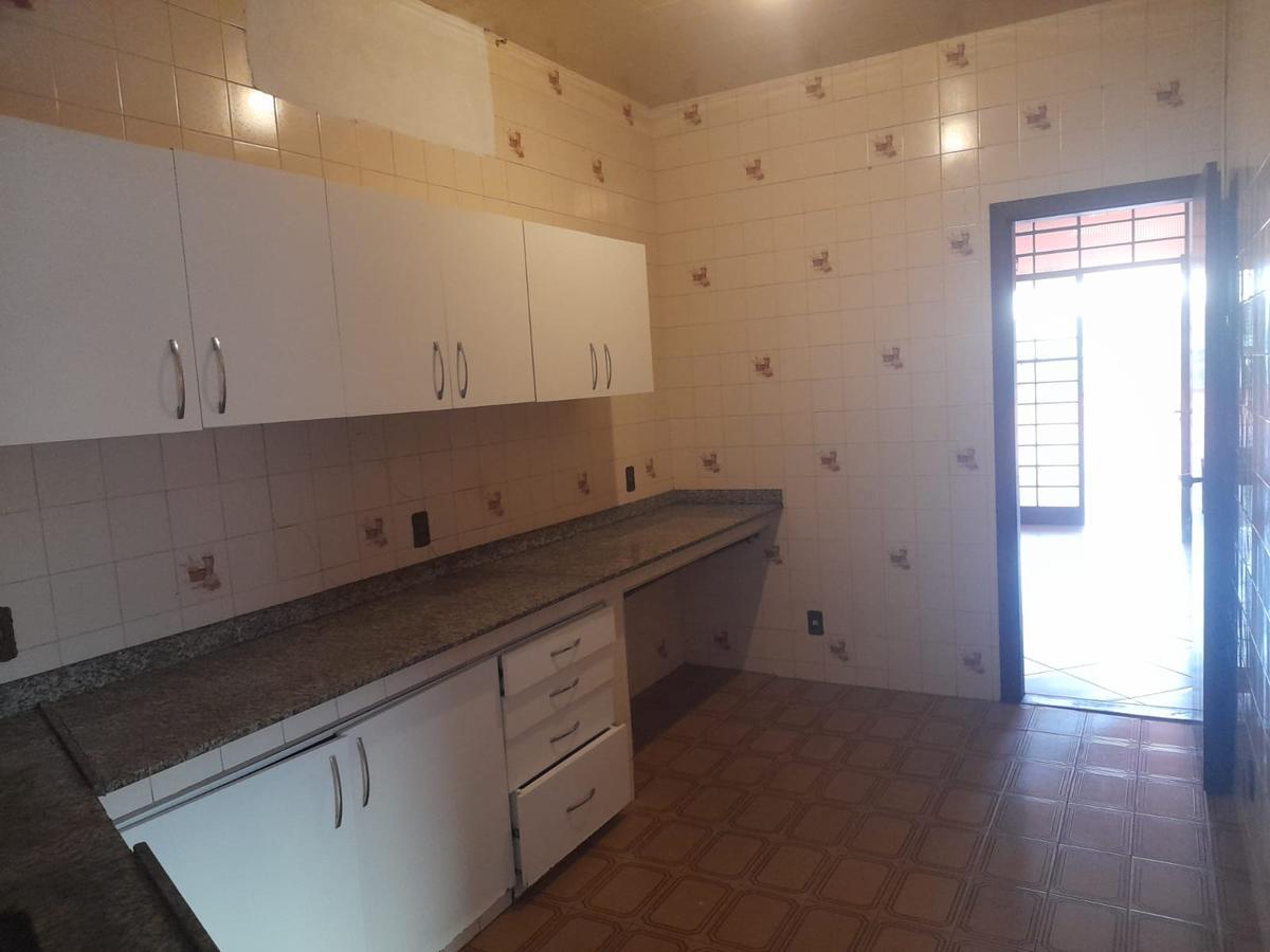 Casa, Floramar, 3 Quartos, 2 Vagas, 1 Suíte