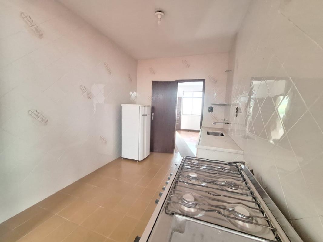 Casa Comercial, Cidade Nova, 4 Quartos, 2 Vagas, 1 Suíte