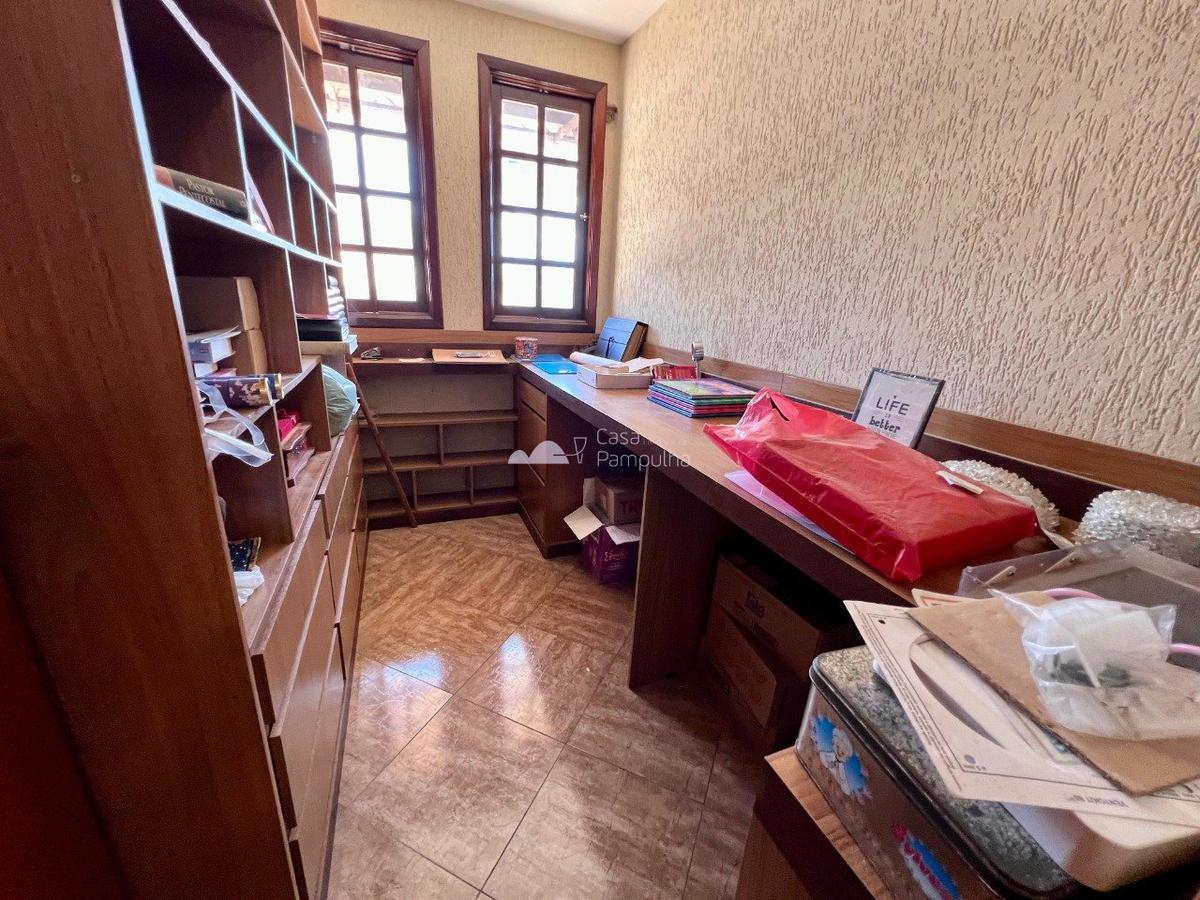 Casa, Trevo, 4 Quartos, 5 Vagas, 2 Suítes