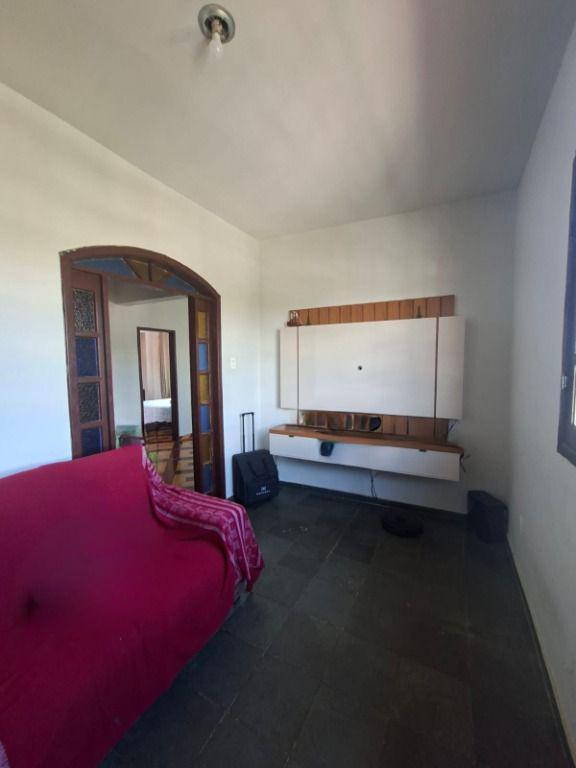 Casa, Centro, 4 Quartos, 0 Vaga