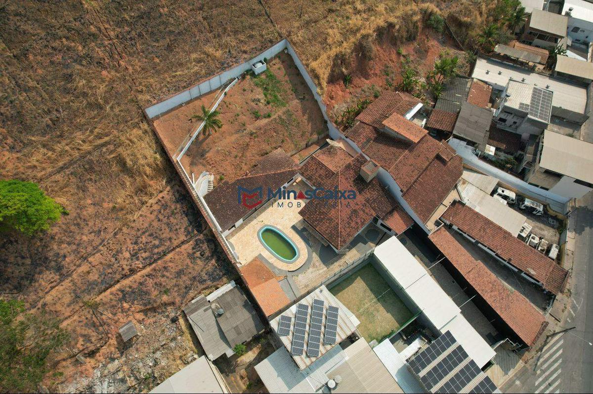 Casa, Cidade Nobre, 3 Quartos, 10 Vagas, 1 Suíte